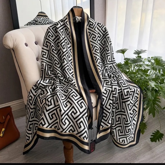 NEW 33.5”x72” inch Chevron Patterned Long Scarf - Picture 1 of 5